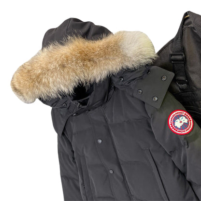 Canada Goose Men’s Black Parka/Jacket with Fur Hood - Warm Insulated Jacket for Cold Weather