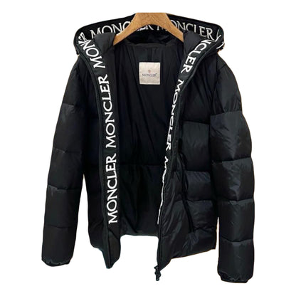 Moncler Men's Black Hooded Puffer Jacket - Stylish Insulated Coat with Logo Lining